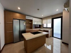 Lornie Road (D11), Terrace #484465721